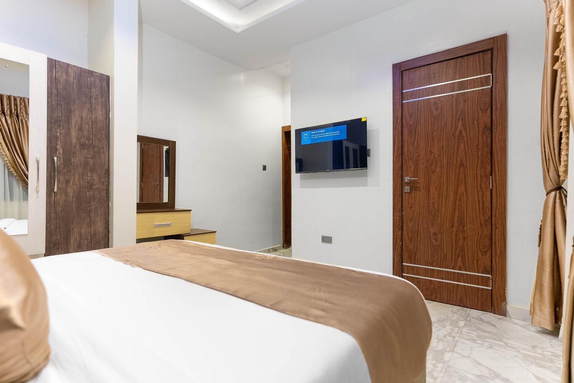God'S Touch Apartments Remi Fani Kayode Gra. Ikeja Exterior photo