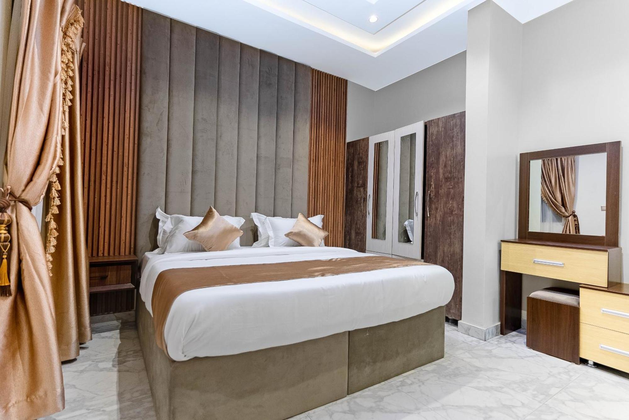 God'S Touch Apartments Remi Fani Kayode Gra. Ikeja Exterior photo