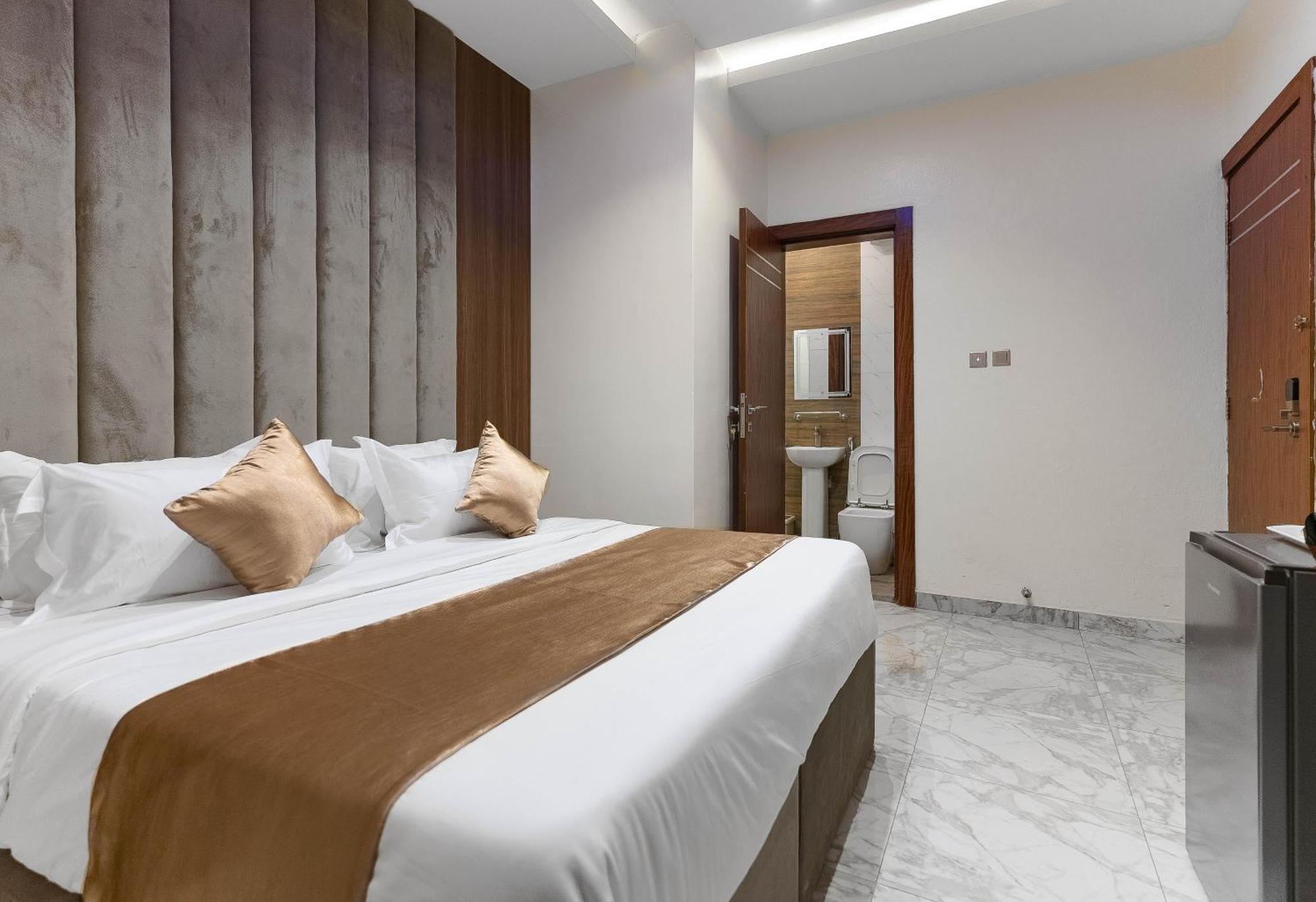 God'S Touch Apartments Remi Fani Kayode Gra. Ikeja Exterior photo