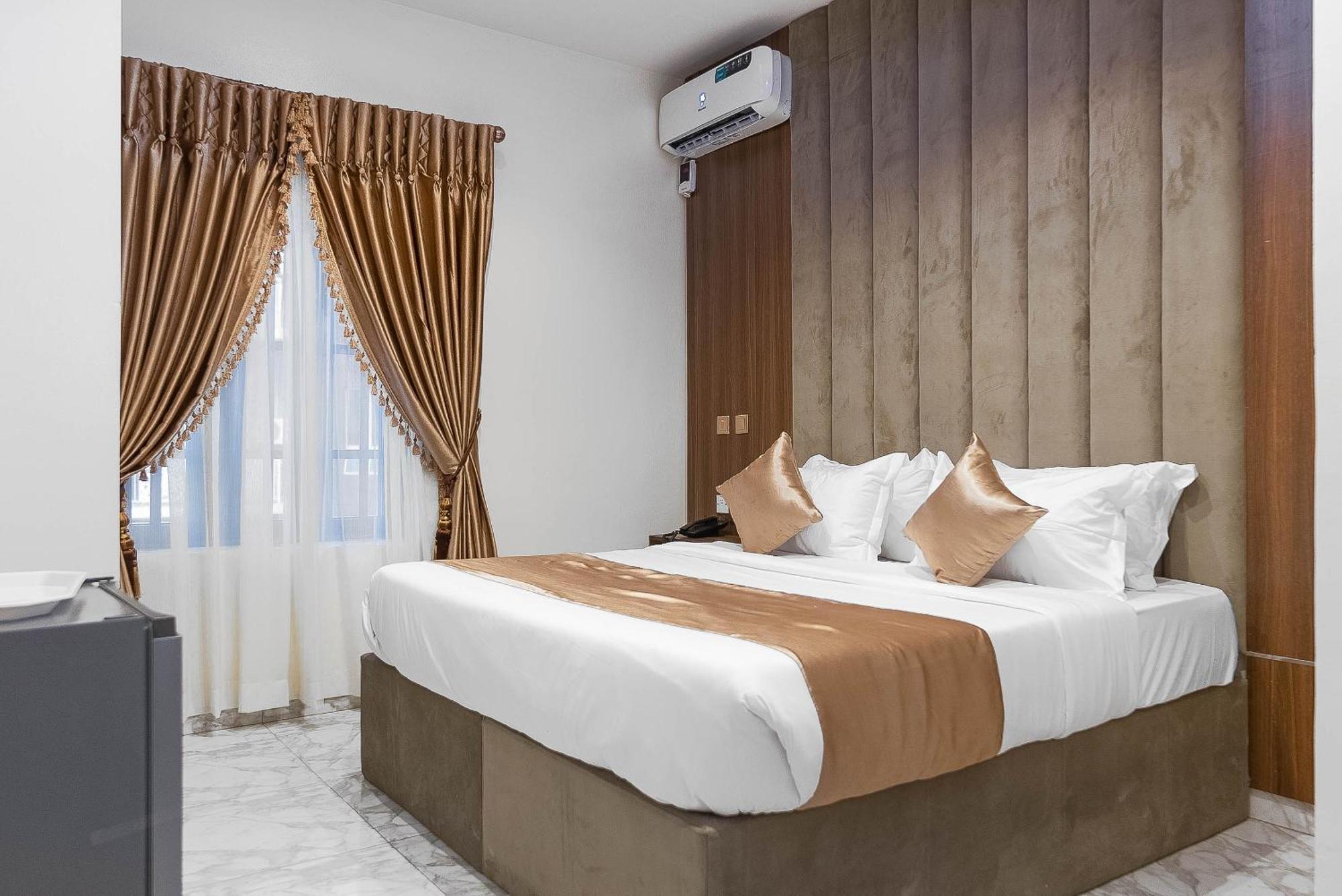 God'S Touch Apartments Remi Fani Kayode Gra. Ikeja Exterior photo